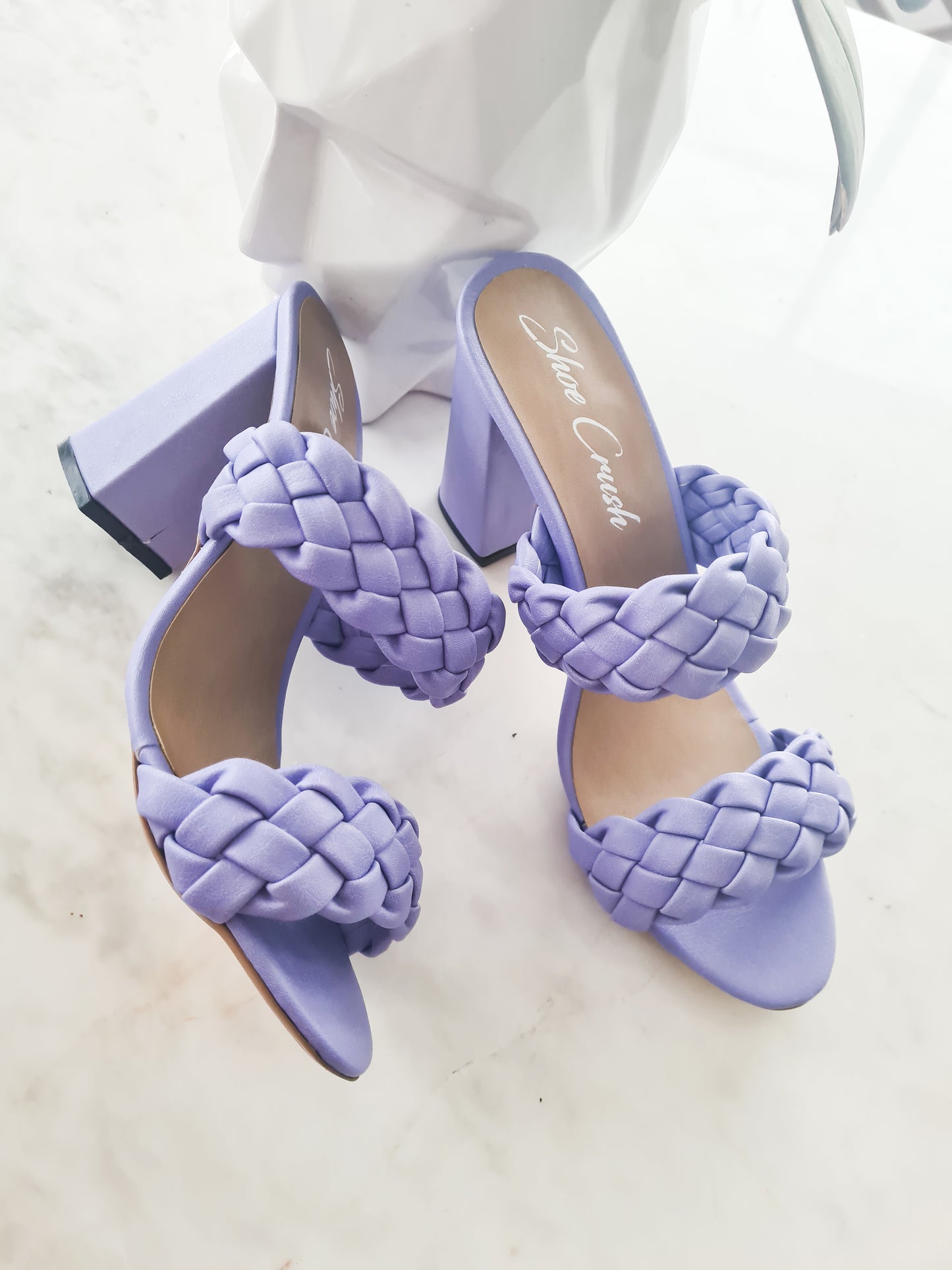 SANDALIAS Light in the room!