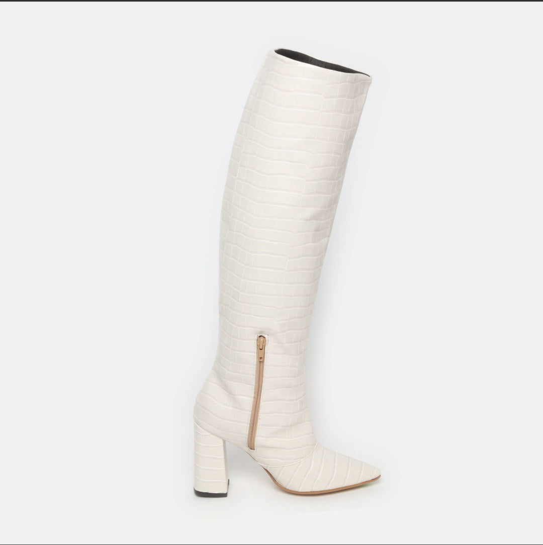 BOTA Chic in the city!